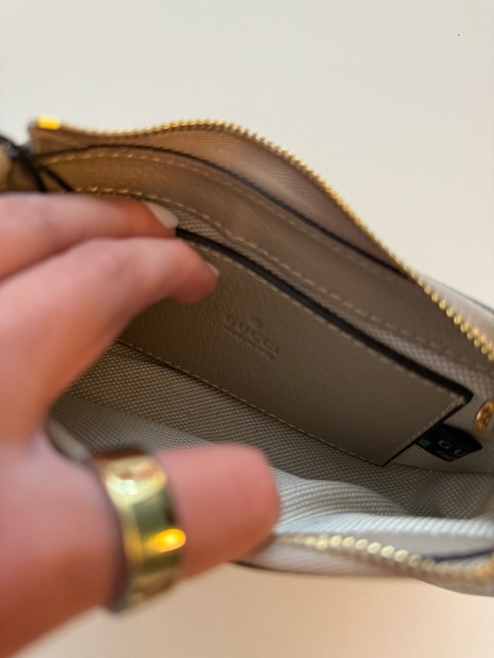 Gucci Beige GG Canvas Shoulder Bag with Gold Chain - Picture 3 of 3
